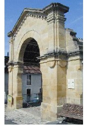 Porche de la halle
